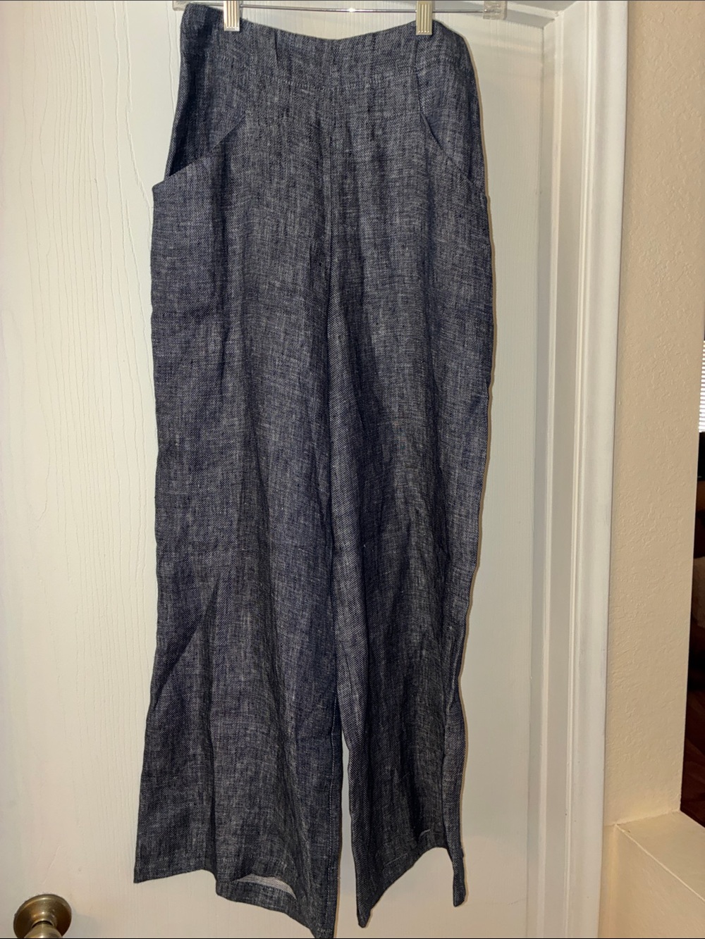 Eva Franco Black and White Textured pants, size 2